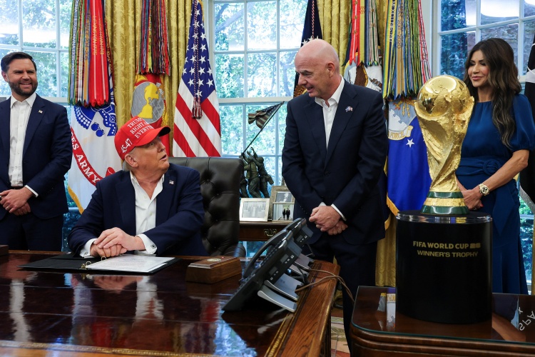 星空体育足球直播-效仿美式橄榄球或篮球？TA：FIFA允许今夏世界杯补水时插播广告