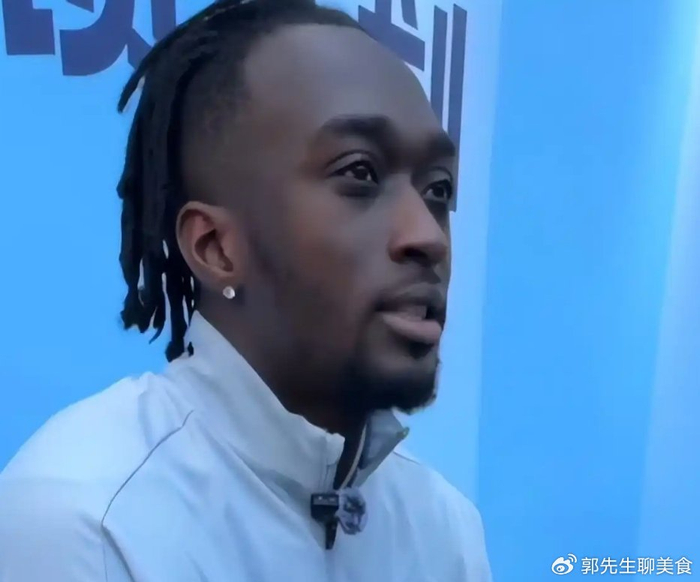 星空体育平台-26岁荷兰前锋归化国足？短期救急真管用，长远别丢了自家根|奥乌苏|本土球员|阿贾克斯足球俱乐部|荷兰足球|青训_新浪体育_新浪新闻