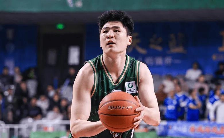 星空体育app-郭昊文低迷却展最佳赢球模式！汉兹赵柏清统领局势，替补多人齐爆