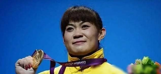 星空体育官网-体坛第一叛徒！她改洋名换国籍夺冠后称不是中国人，结局如何？|姚丽|哈萨克斯坦|马内扎|举重|教练_新浪体育_新浪新闻